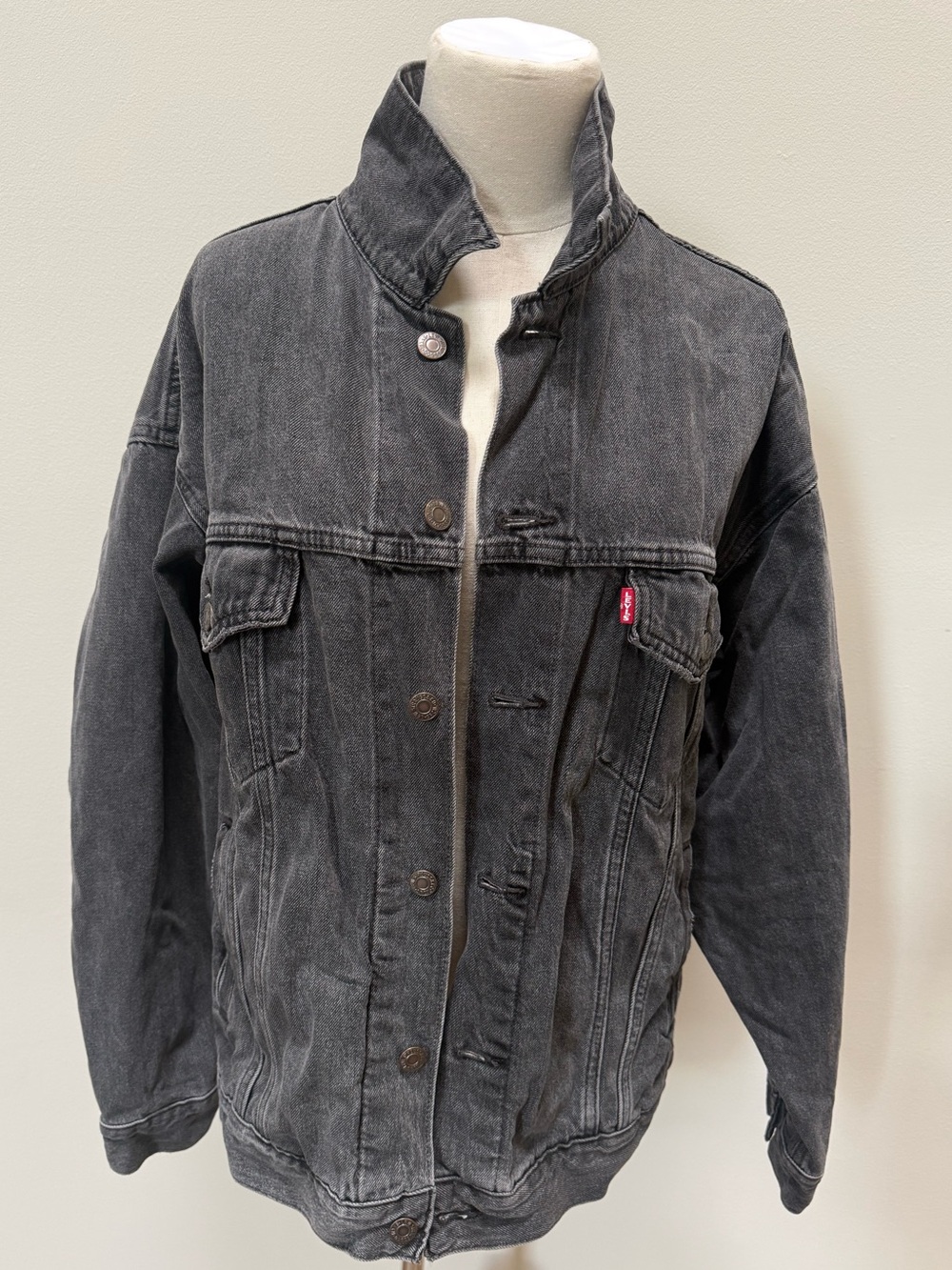 Levi's Black Washed Denim Trucker Jacket size Large